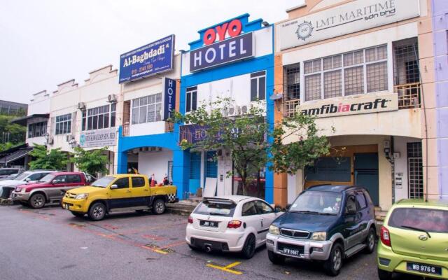 OYO 90281 Hotel Taj (Seksyen 13)