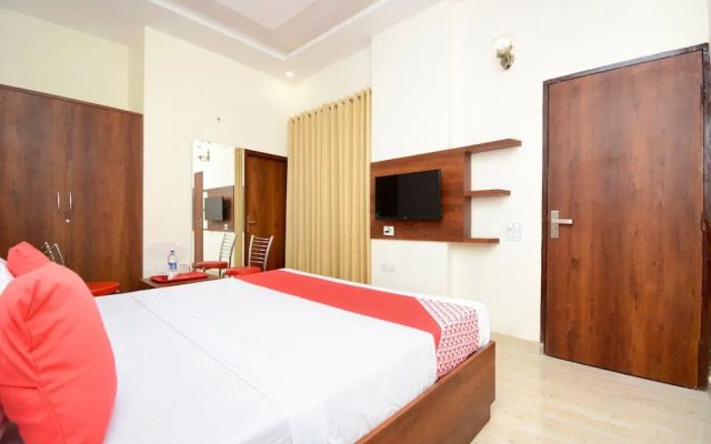 OYO 27061 Hotel Magnum