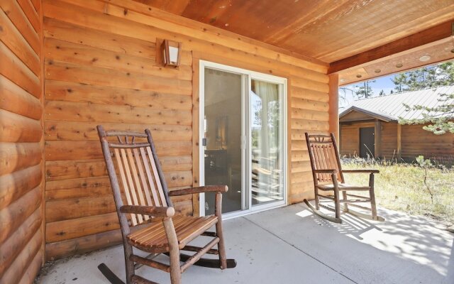 Headwaters Lodge & Cabins at Flagg Ranch