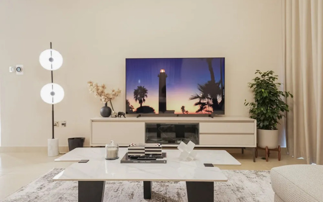 Luxe Living - Spacious 2BR - Marina Gate