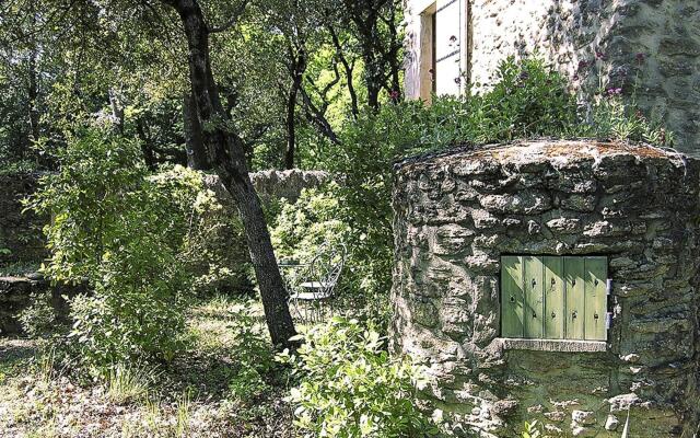 Pretty stone house with own terrace and private garden, Grignan