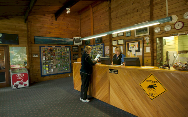 Te Anau Top 10 Holiday Park