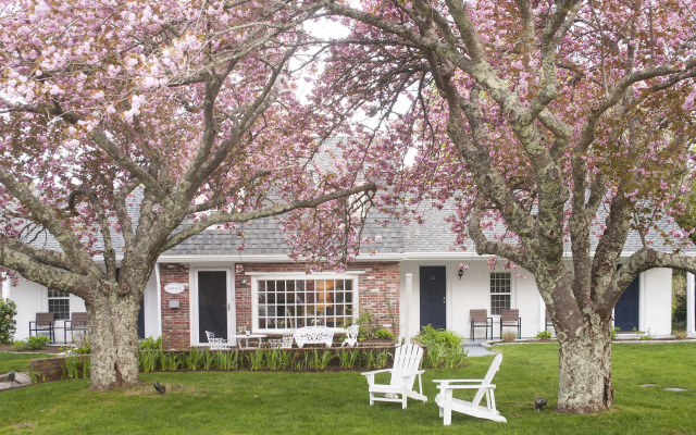 Chatham Seafarer Inn