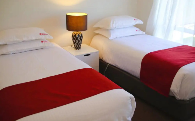 The Club Motel and Apartments