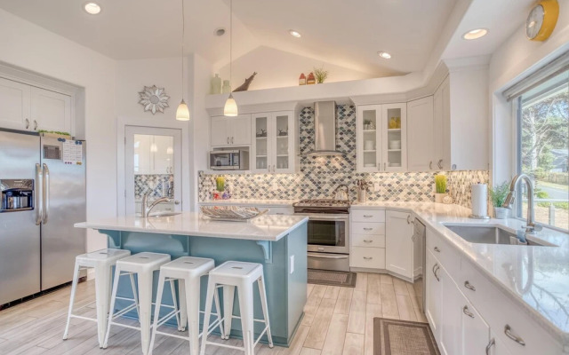 Breakwater Beach House