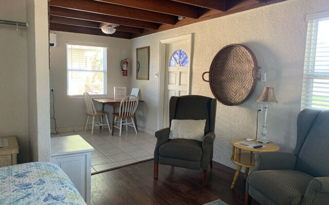 Nature Coast Inn and Cottages