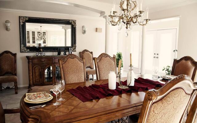 Live Oaks Bed and Breakfast