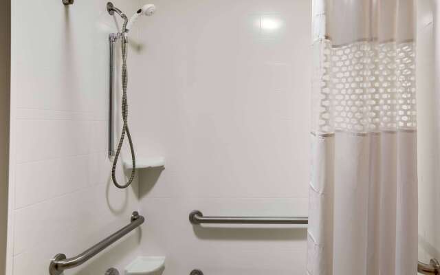 Wingate by Wyndham Cranberry