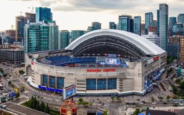 DT CN tower 3BR2BA Lake View king bed/ parking