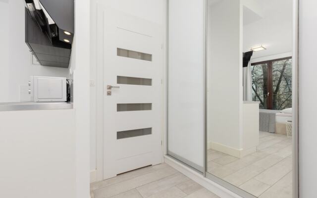 Triton Park Studio Warsaw by Renters