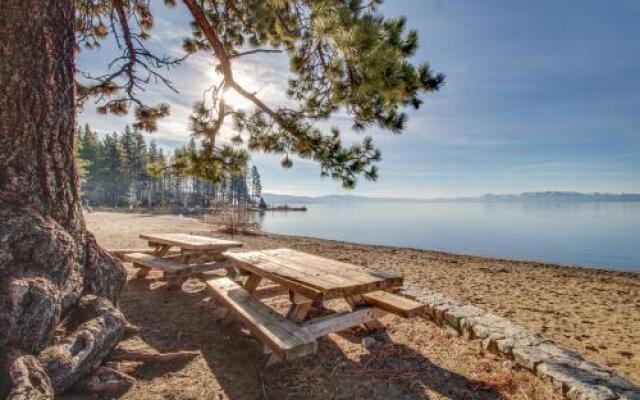 Kings Beach Retreat-Kingswood Village #140