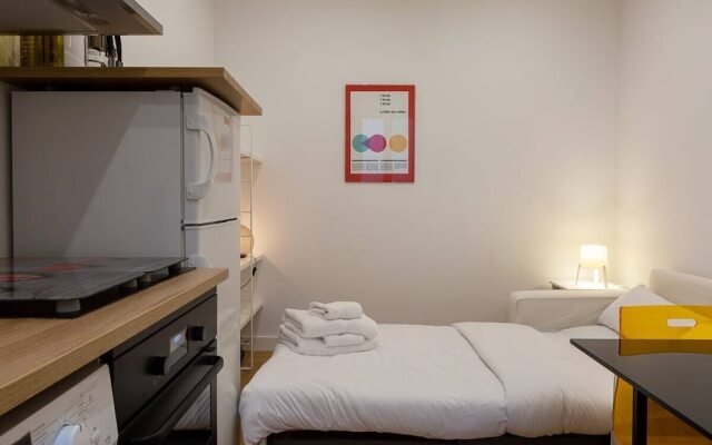 Cozy Apartment for 4 near Sol