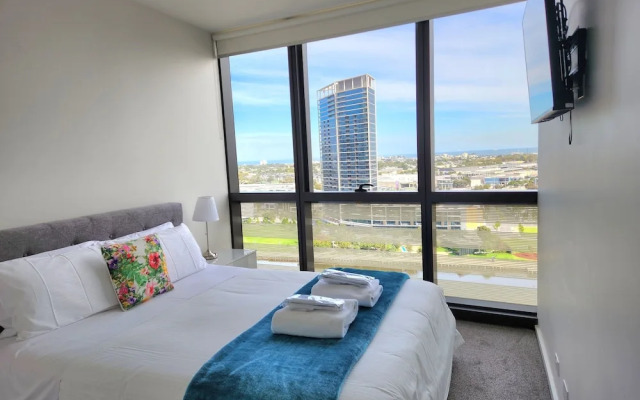 Wyndel Apartments Riverside on Collins