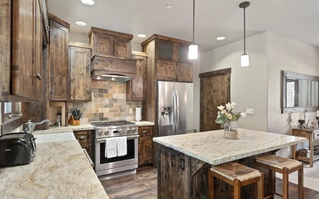 Cyh1012 - Hidden Cedar 5 Bedroom Home