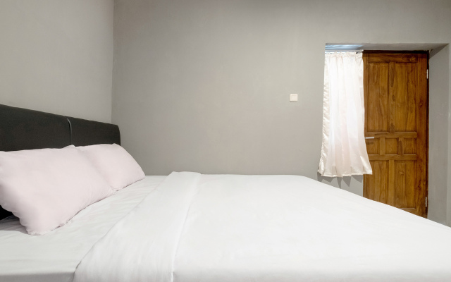 OYO 2669 Crown Residence