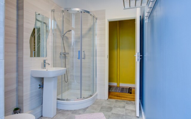 Studio 4 Small Private Family in Central London