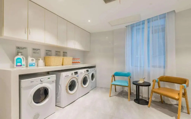 Atour Hotel Shangrao Zhongxin Square
