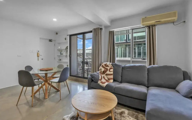 Bright 1-bed Unit With Balcony in Central Adelaide