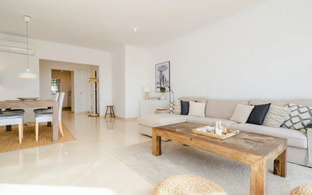 Lovely Apartment With Shared Pool