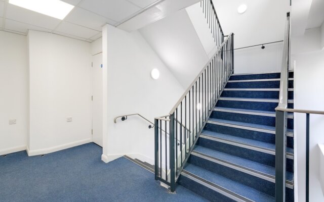 Town Center 2 bed Serviced Apartment 8