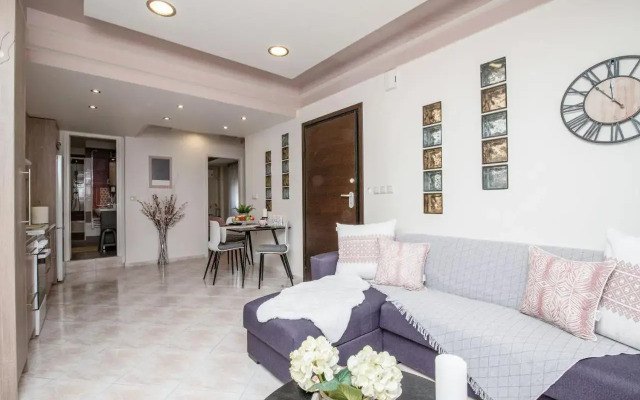 'The Ivory' House Project In Athens