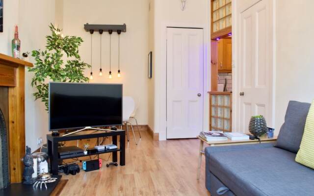 Modern Stockbridge 1 Bedroom Flat