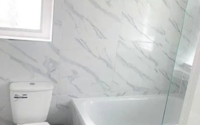 London Blissful Retreat - 4 Bedroom House