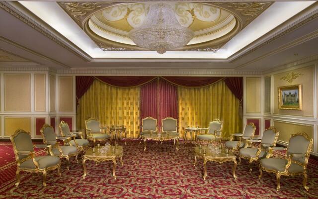 Royal Rose Abu Dhabi, a Curio by Hilton Affiliated Hotel