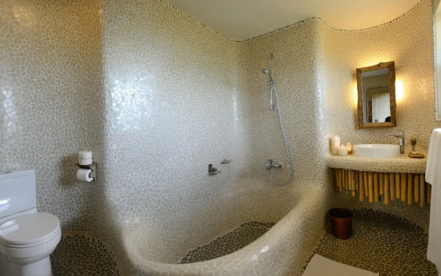Barahi Jungle Lodge