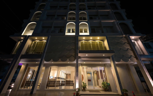 Hotel October
