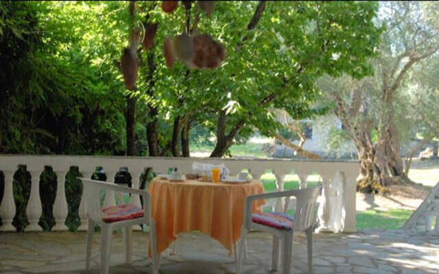 Gouvia Pension Ipiros