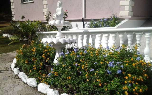 Rejens Hotel