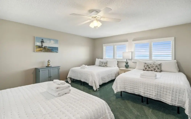 Sunlit Paradise in Amelia Island 3BR Beachfront Home