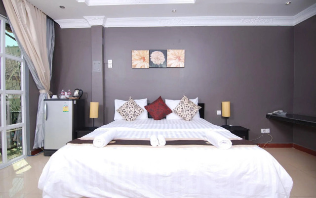Pillar Hotel