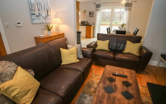Pebble Lodge