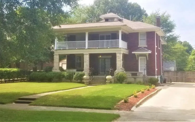 Belvedere Manor