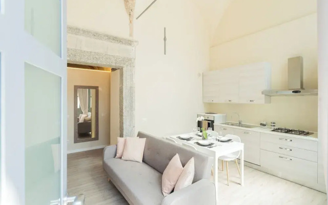 Romantic Escape City Centre With Jacuzzi & Parking