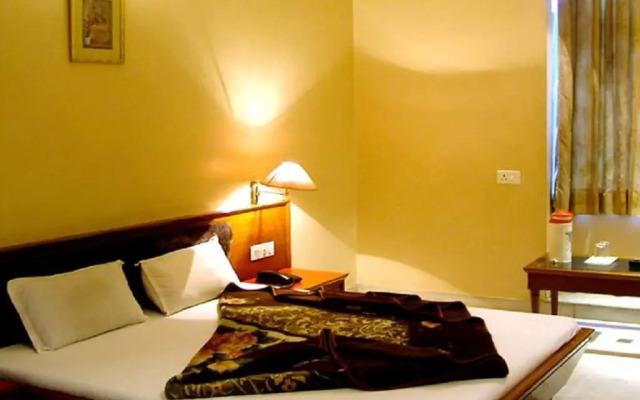 Hotel Ambaji International