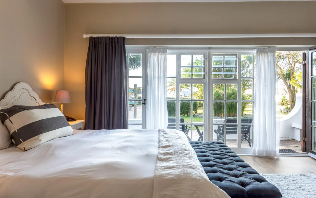 Whale Rock Luxury Lodge