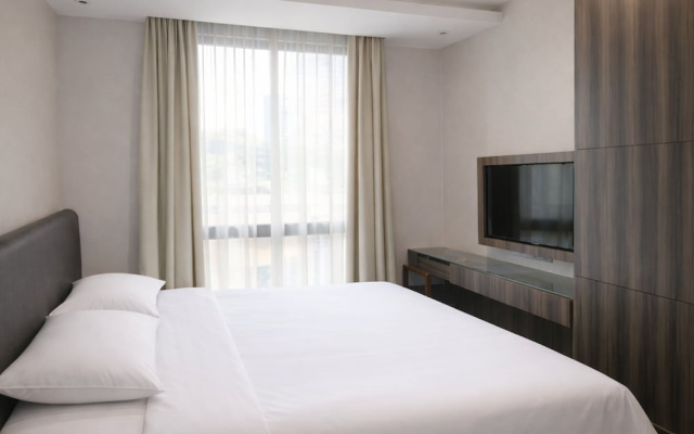 Amrise Hotel Kitchener Stay From 9PM to 8AM