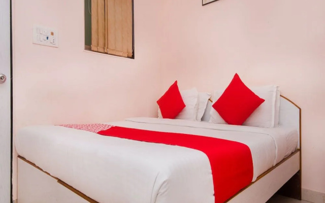 OYO 13471 Hotel HomeStay