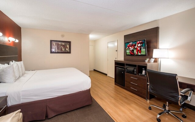 Red Roof Inn PLUS+ & Suites Knoxville West-Cedar Bluff