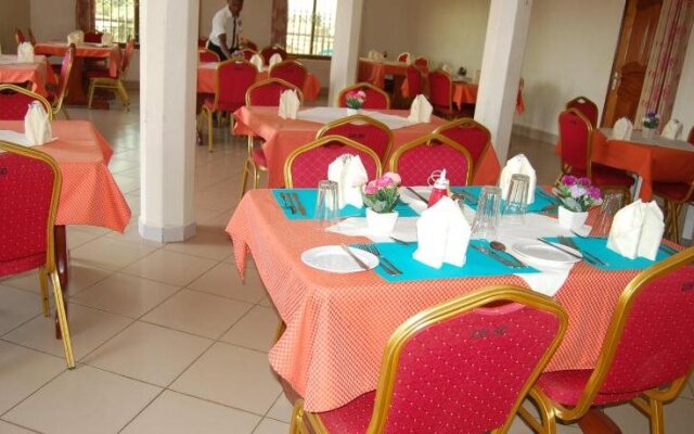 Uhuru 50 Hotel Kasese