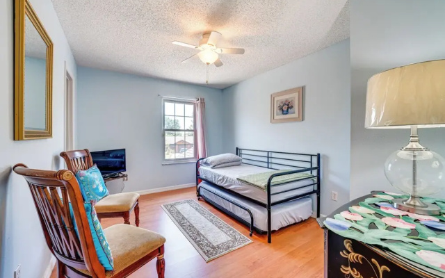 Family-friendly Kissimmee Home w/ Yard & Grill!