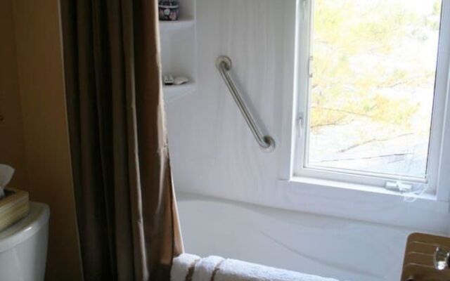 A Boat to Sea Bed & Breakfast