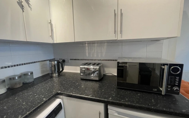 Modern 2 bed Apartment With sea Views
