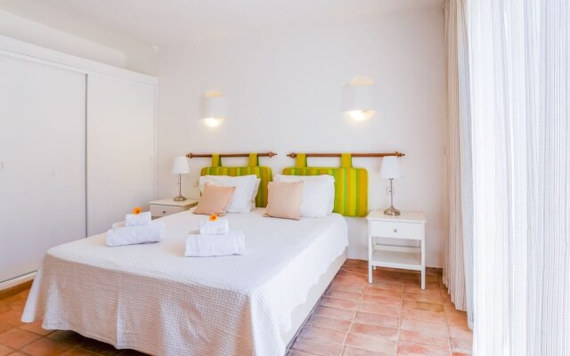 Villa in Albufeira With Private Pool