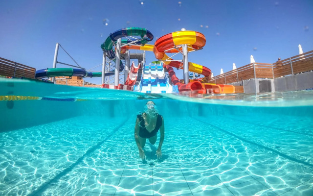 Selini Suites & Waterpark