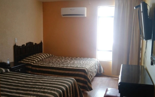 OYO Hotel Colón Express