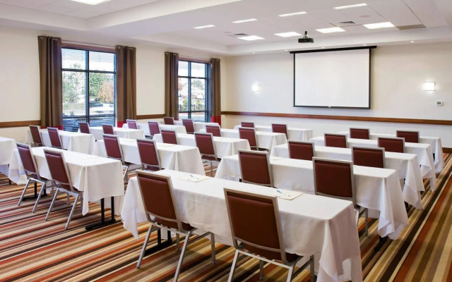 DoubleTree by Hilton Raleigh - Cary